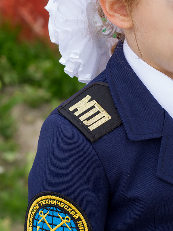 Пришить школьные погоны